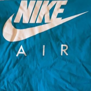 nike t-shirt